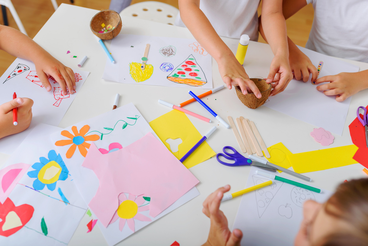 Creative kids. Creative Arts and Crafts Classes in After School Activities.